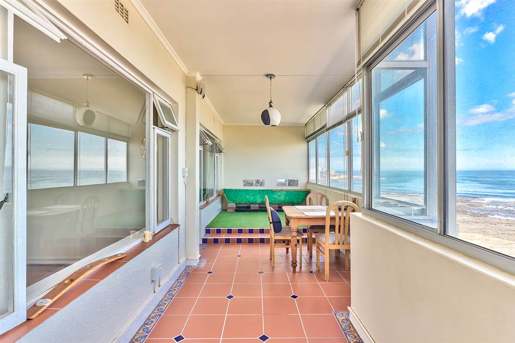 2 Bed Apartment in Sea Point photo number 18
