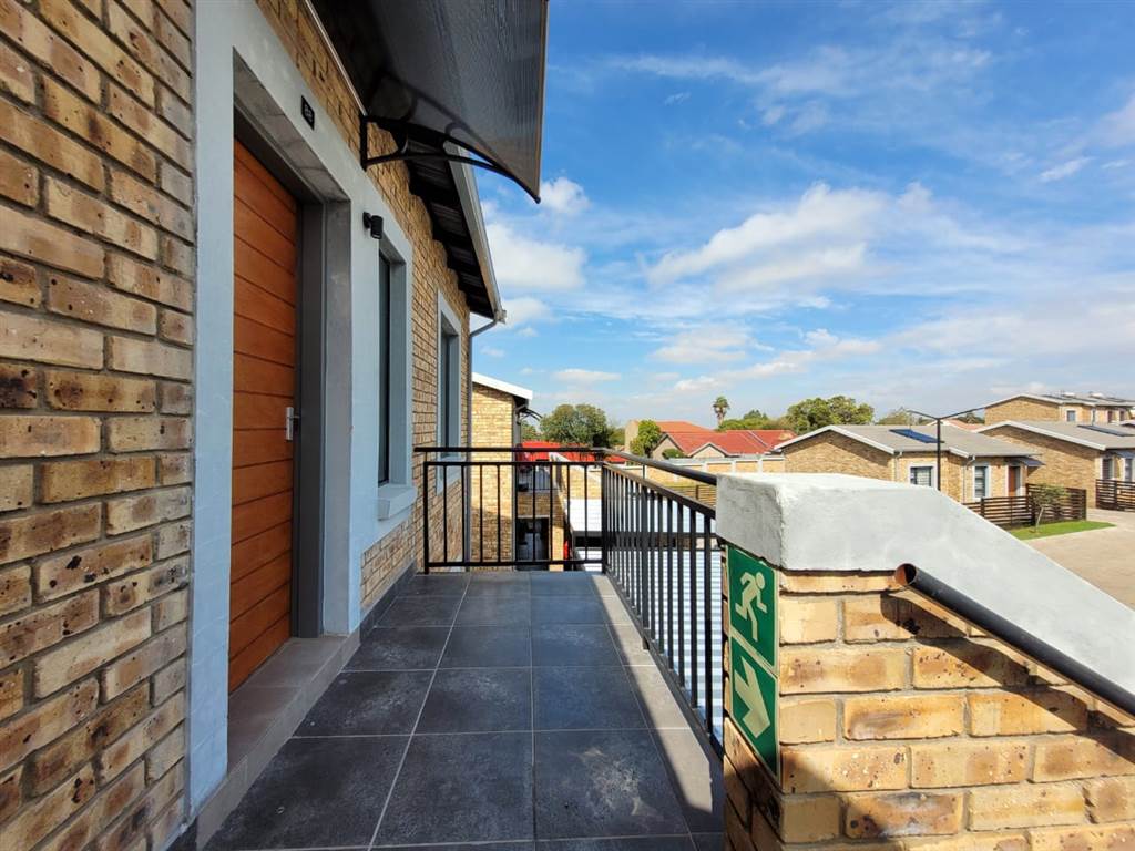 1 Bed Apartment in Grobler Park photo number 1