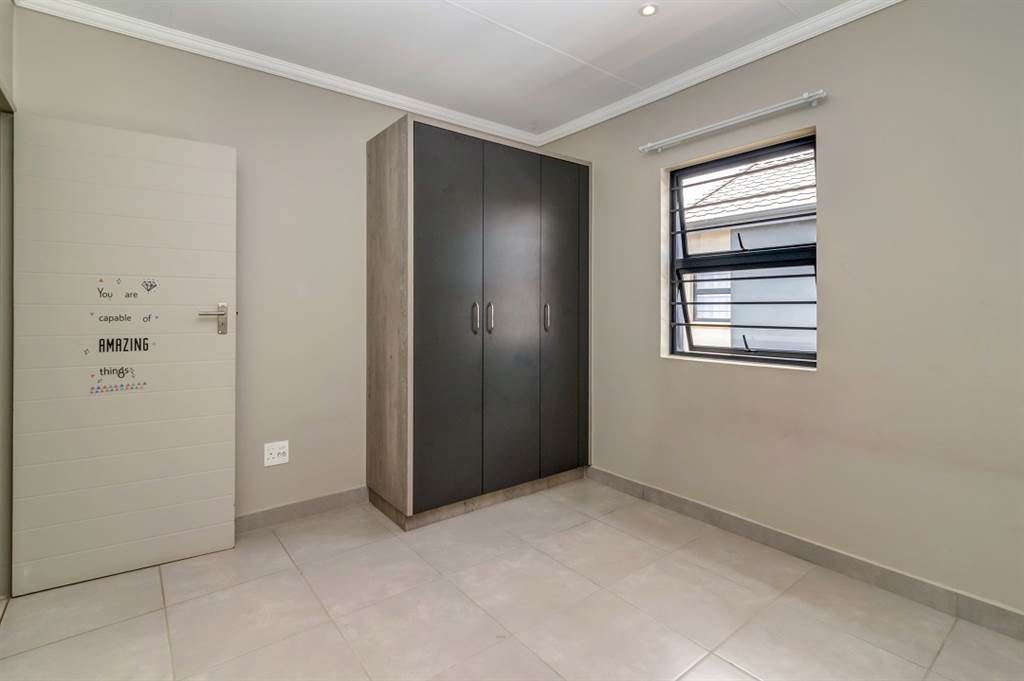 4 Bed House in Randpark Ridge photo number 9