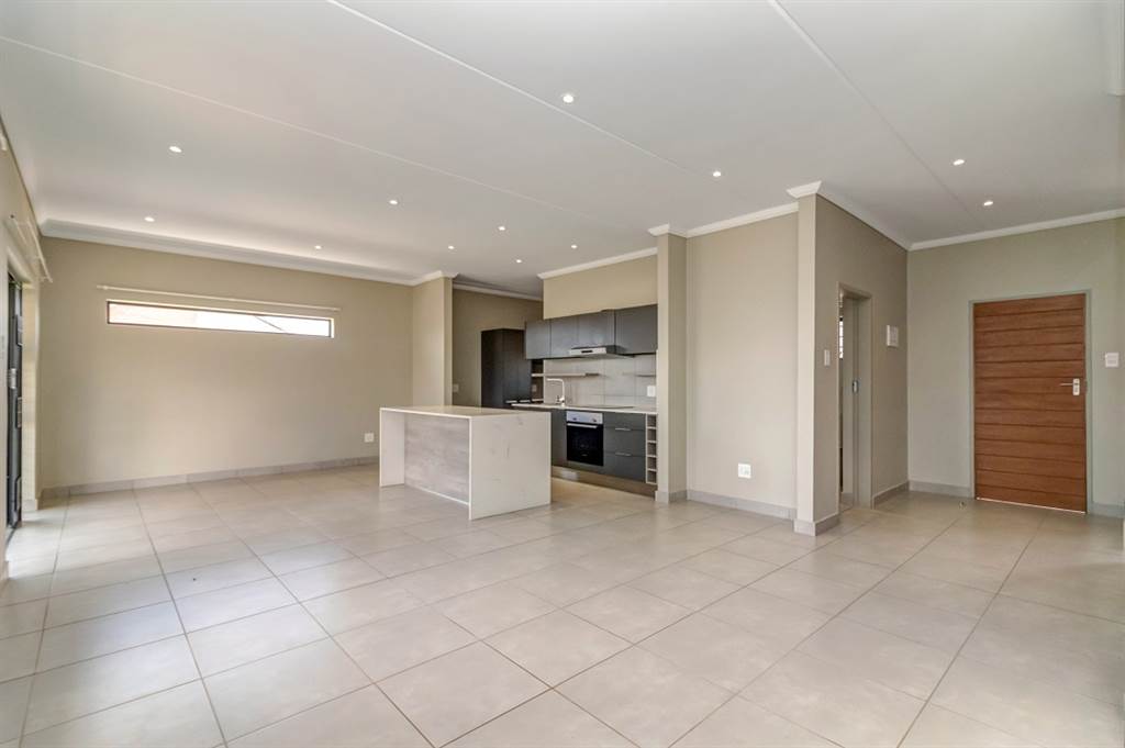 4 Bed House in Randpark Ridge photo number 13