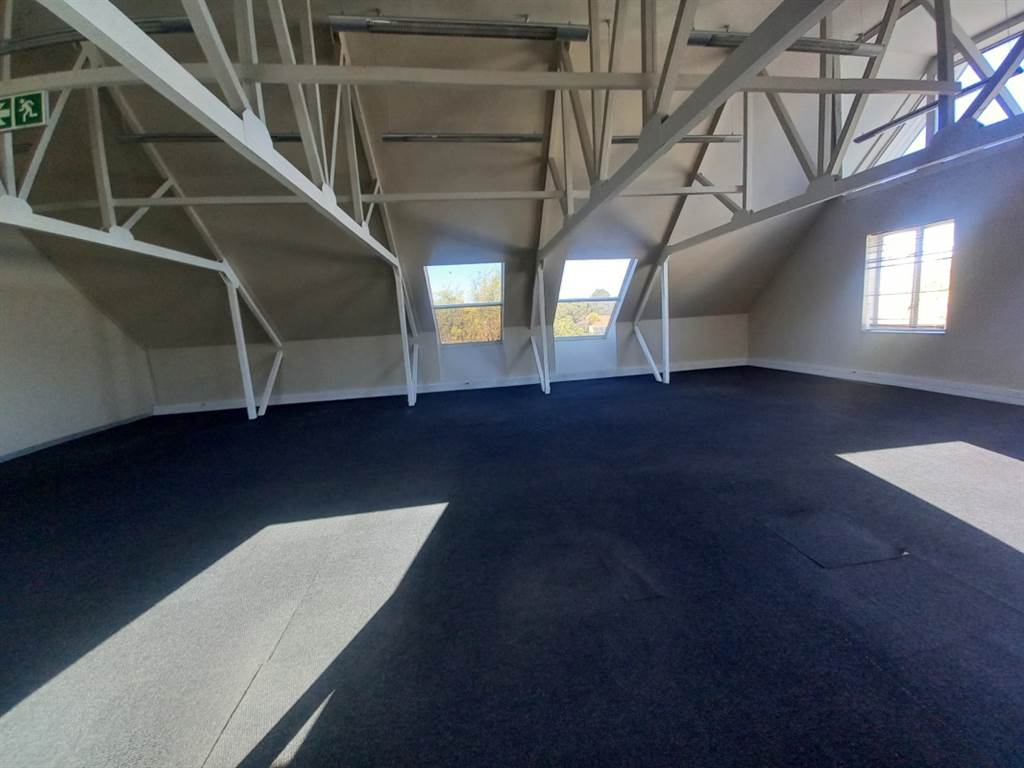 111.7  m² Office Space in Faerie Glen photo number 3