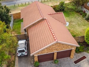 2 Bed Townhouse in Radiokop