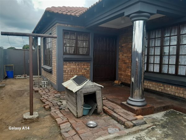 4 Bedroom House 4 Bedroom House