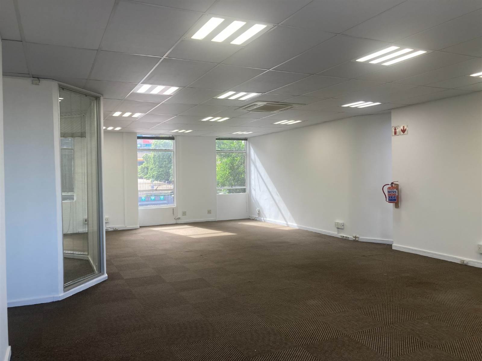 115  m² Commercial space in Rosebank photo number 2