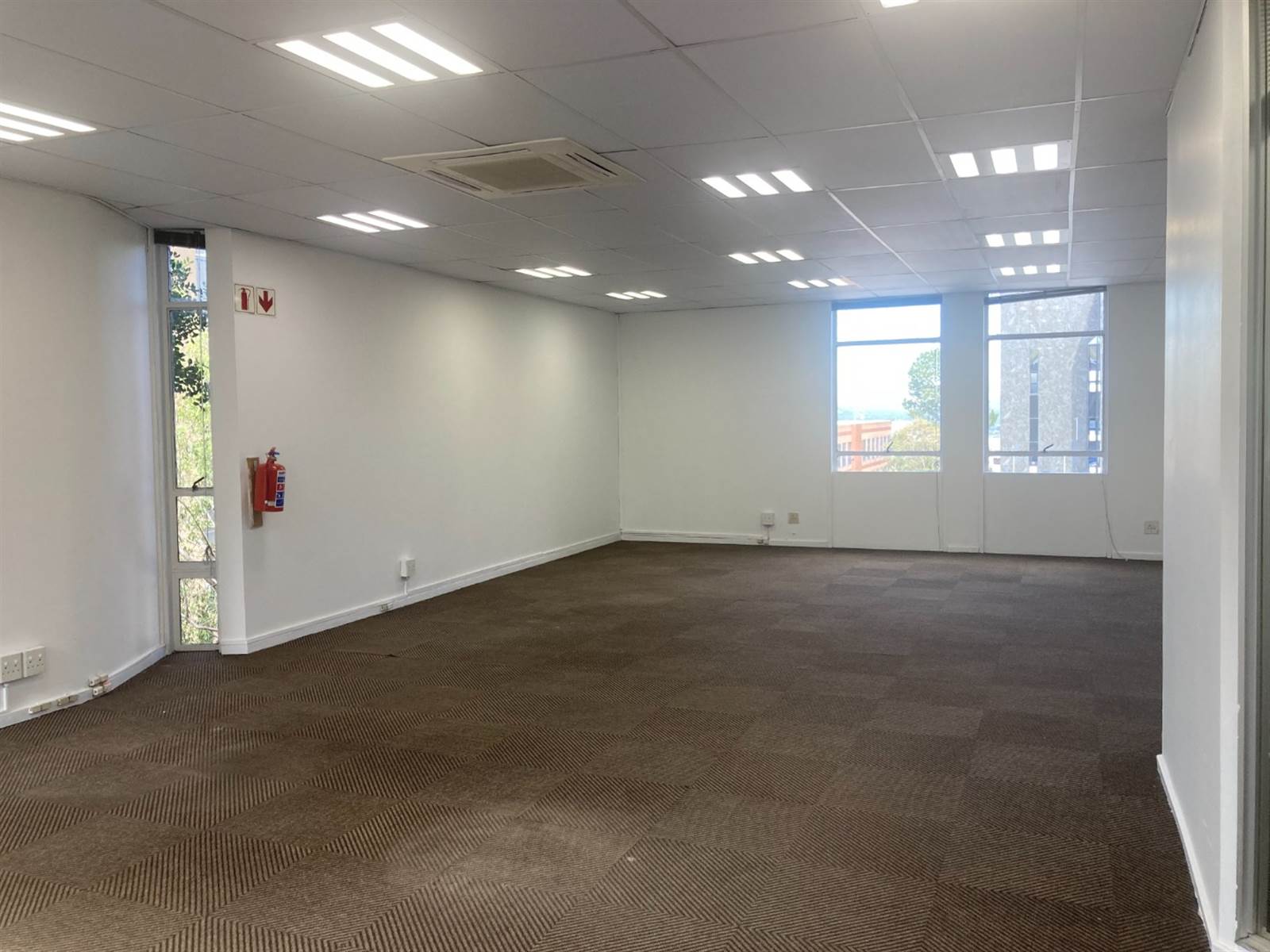 115  m² Commercial space in Rosebank photo number 1