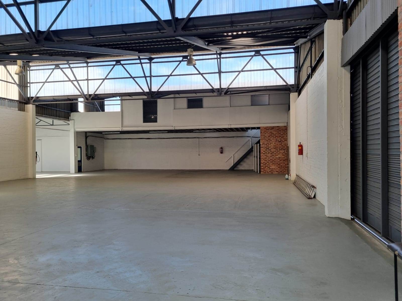 630  m² Industrial space in Diep River photo number 2