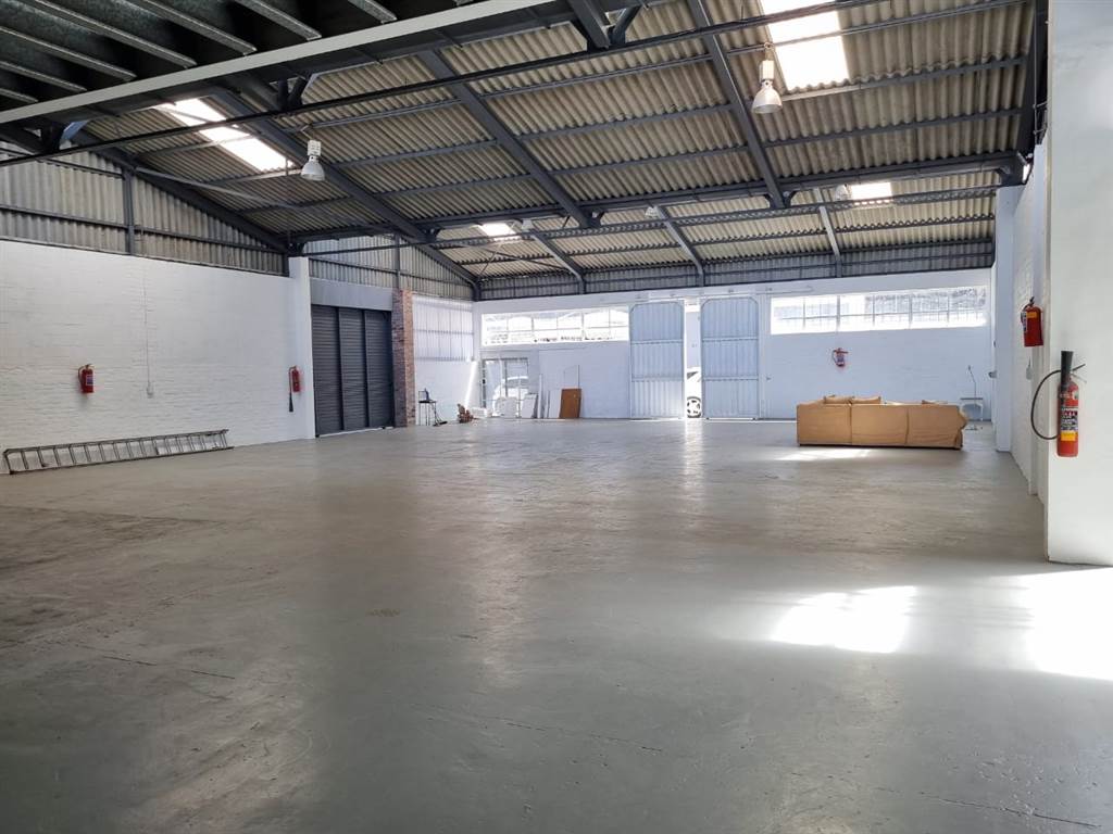 630  m² Industrial space in Diep River photo number 8