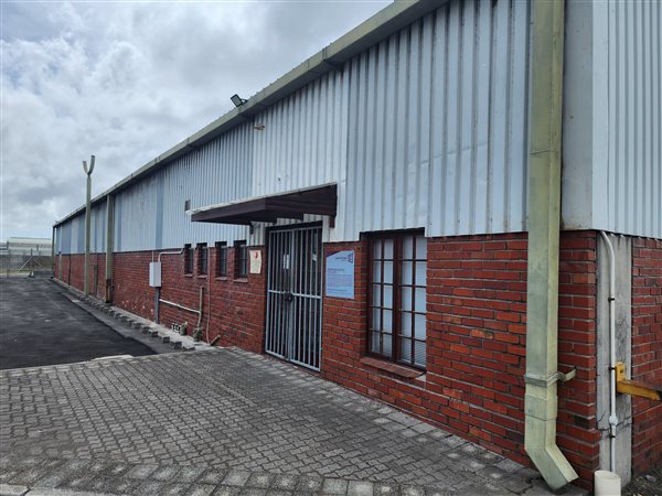 3 296  m² Industrial space