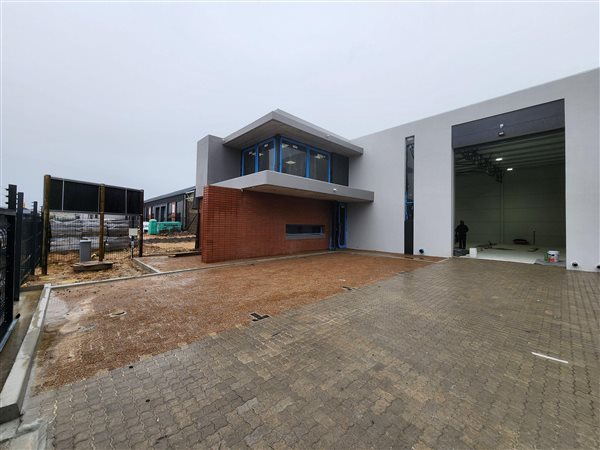 343  m² Industrial space