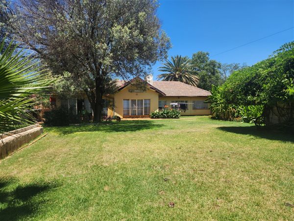 4 Bedroom House 4 Bedroom House