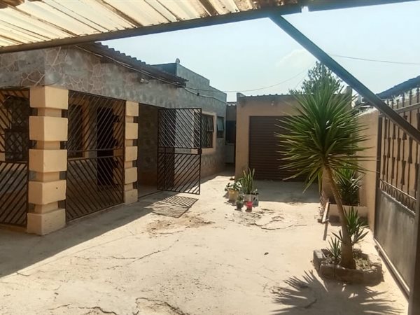 3 Bedroom House 3 Bedroom House