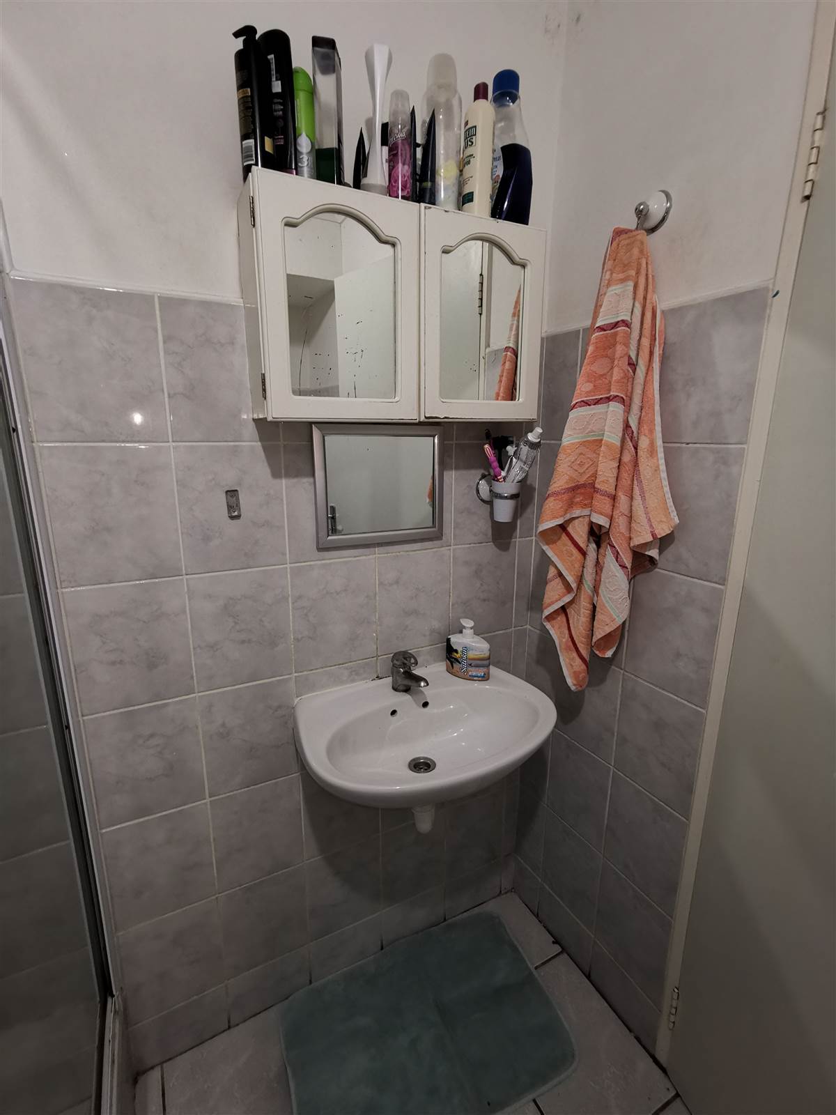 2 Bed Apartment in Parow Central photo number 10