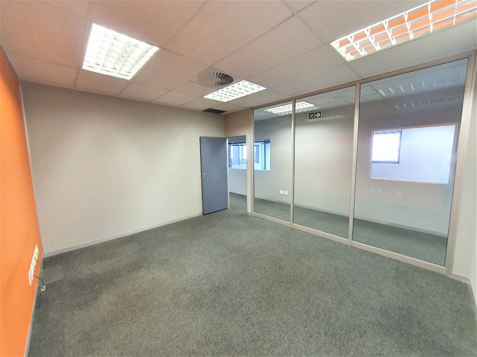 337  m² Office Space in Fourways photo number 14