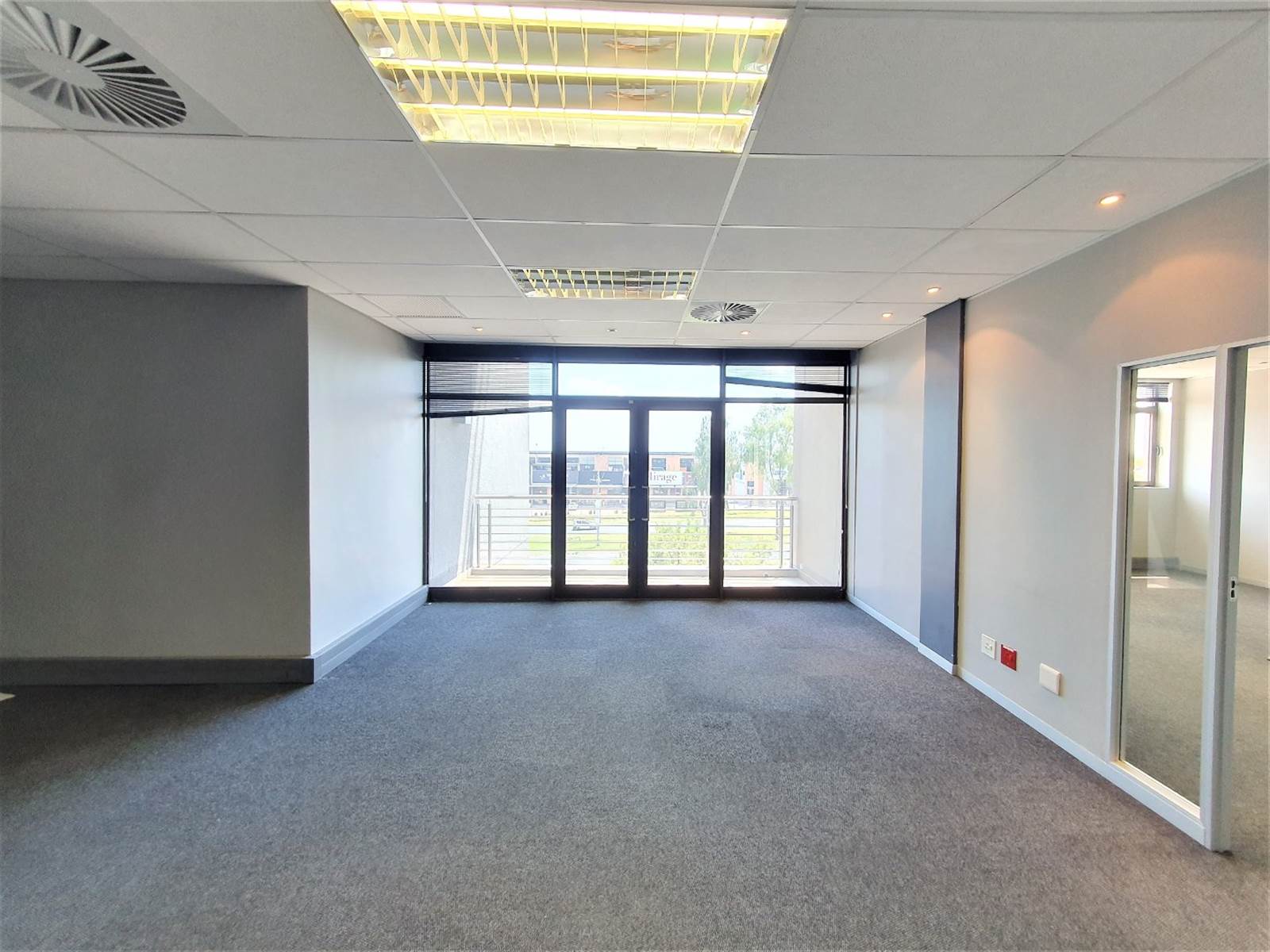 337  m² Office Space in Fourways photo number 6
