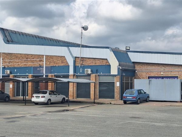 312 m² Industrial space 312 m² Industrial space