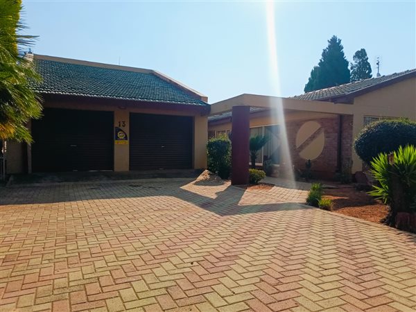 4 Bedroom House 4 Bedroom House