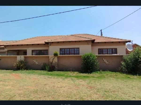 3 Bedroom House 3 Bedroom House