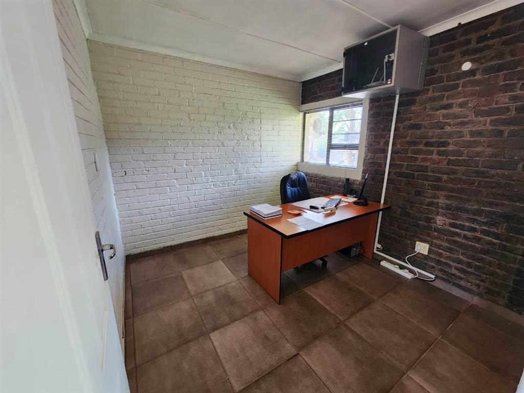 190  m² Office Space in Kimberley Central photo number 13