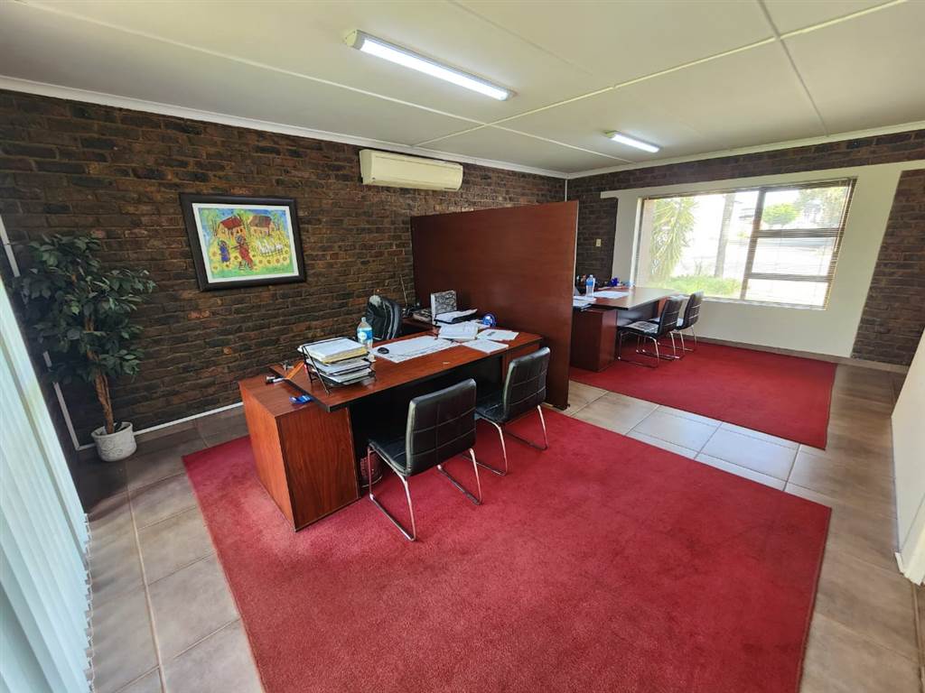 190  m² Office Space in Kimberley Central photo number 25