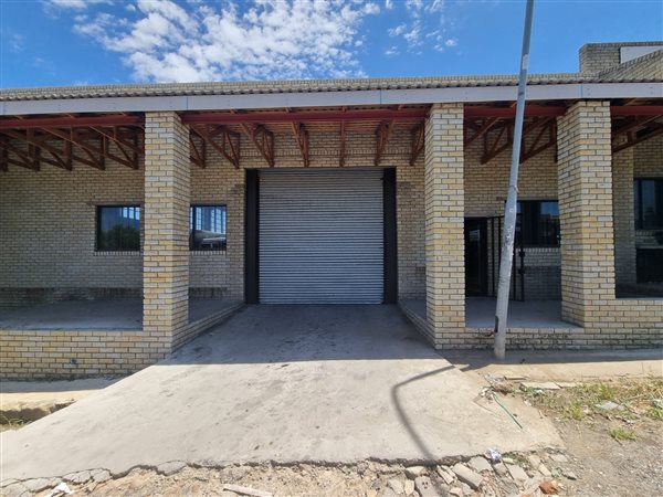 572  m² Commercial space in Harrismith
