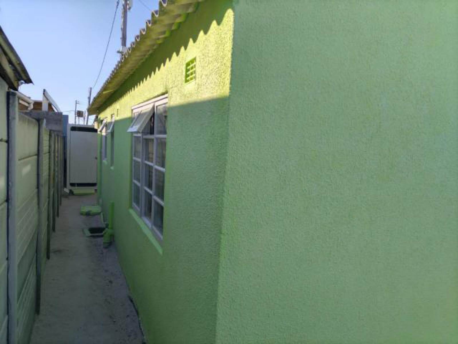 2 Bed House in Khayelitsha photo number 18
