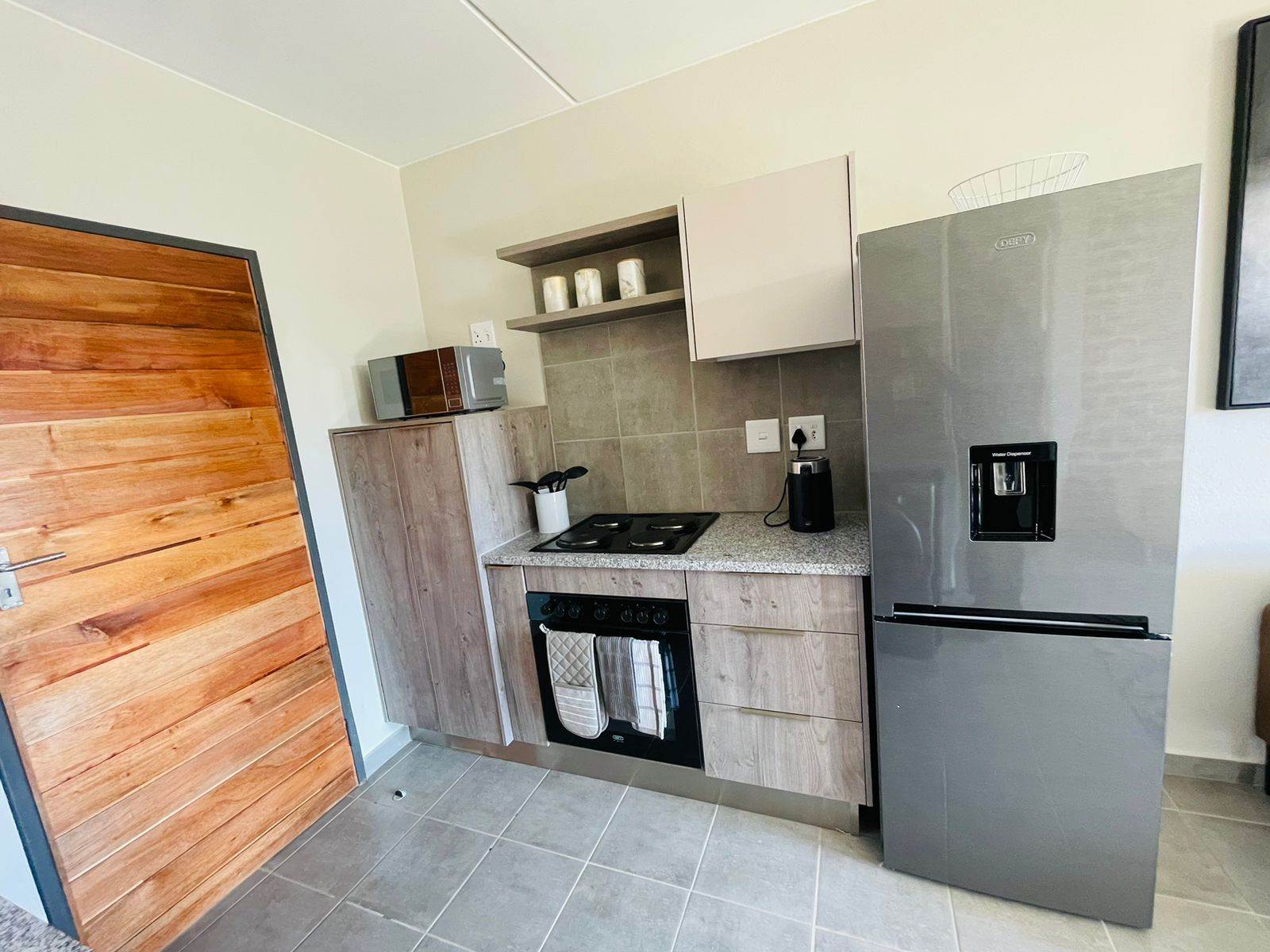 2 Bed Apartment in Pretoria West photo number 12