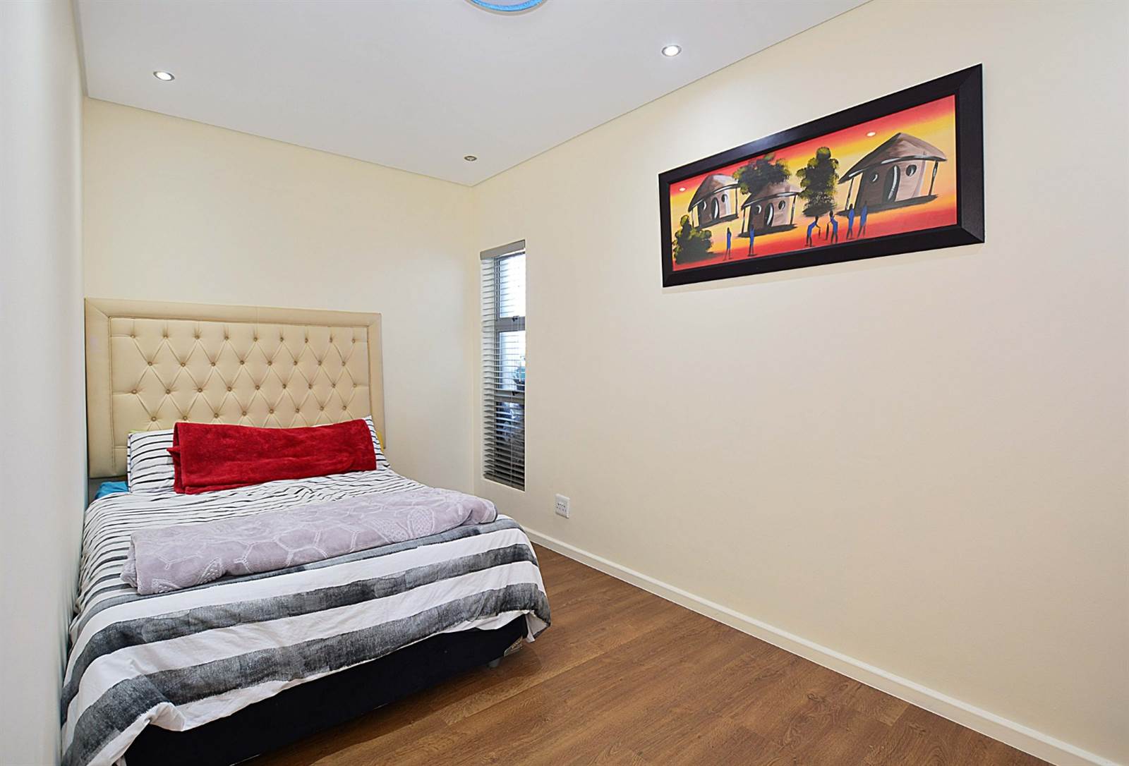 6 Bed House in Parklands North photo number 11