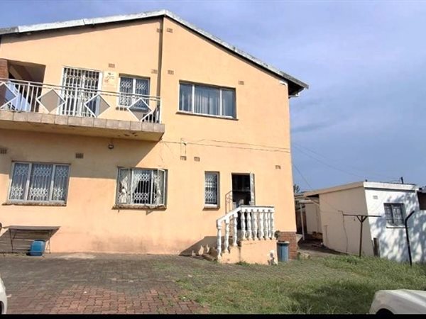 6 Bedroom House 6 Bedroom House