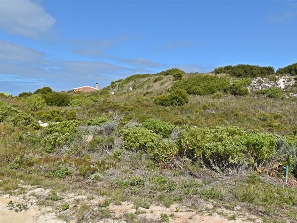 693 m² Land available in Suiderstrand