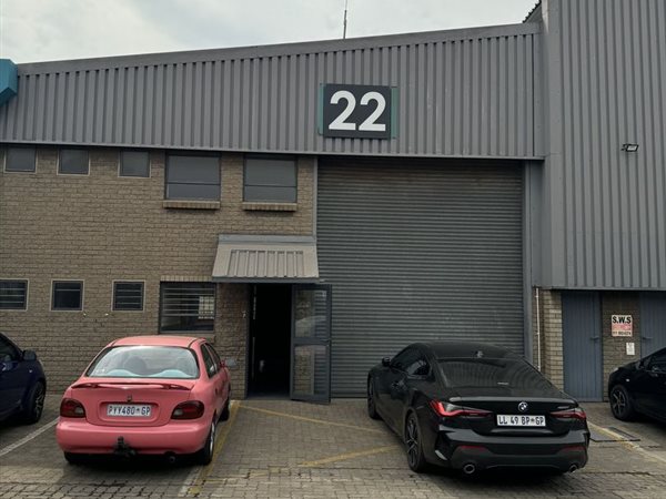 371  m² Industrial space