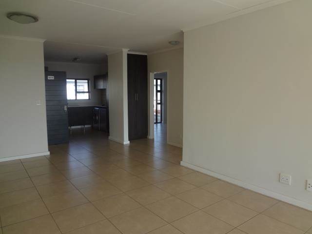 2 Bed Apartment in Greenstone Crest photo number 3