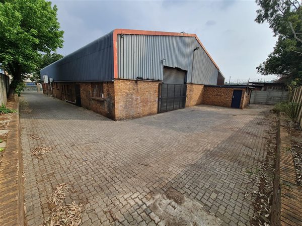 1 000  m² Industrial space