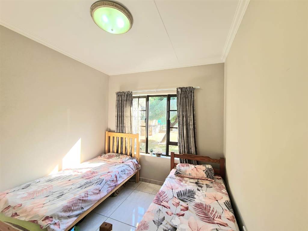 2 Bed Simplex in Bloemfontein photo number 14