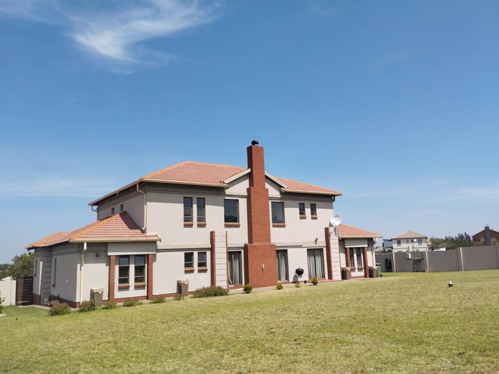 4 Bed House in Kungwini Country Estate photo number 4