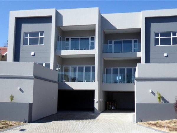 4 Bedroom House 4 Bedroom House