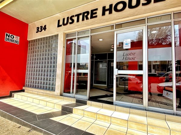 Bachelor apartment in Johannesburg Central
