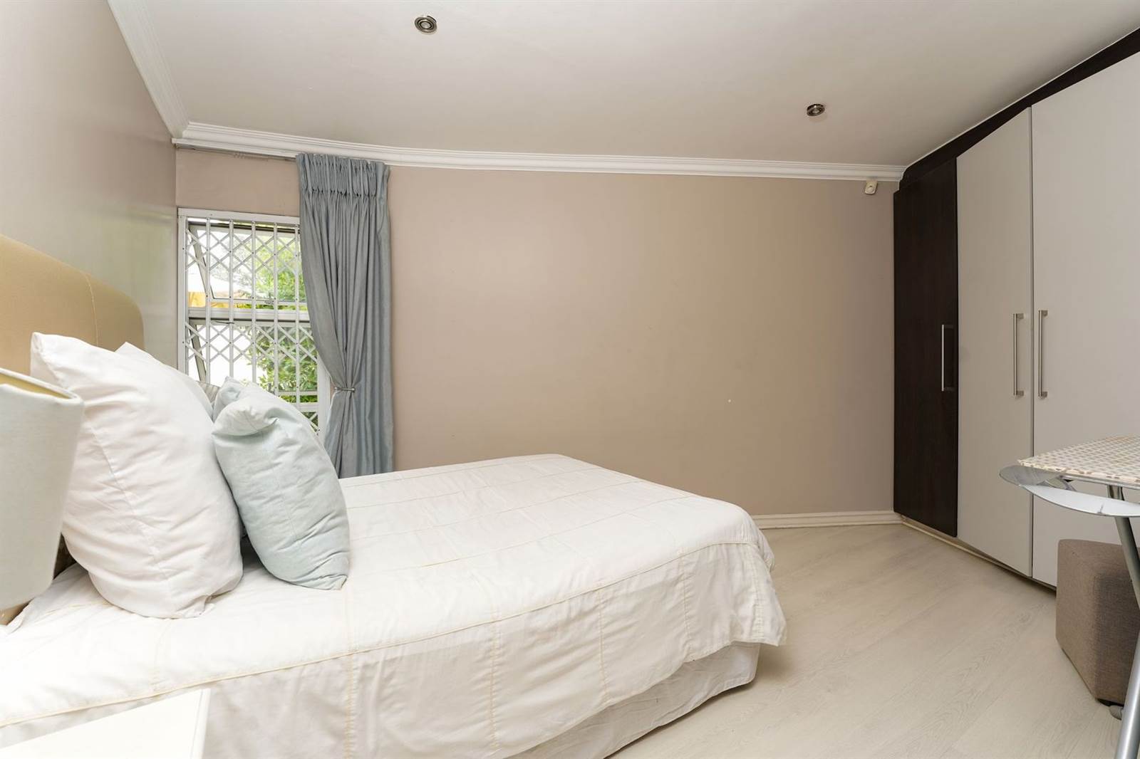 5 Bed House in Woodmead photo number 21