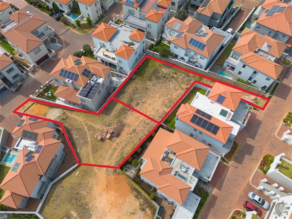 493 m² Land available in Hyde Park