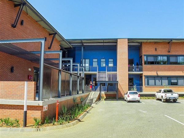 162  m² Commercial space in Lynnwood