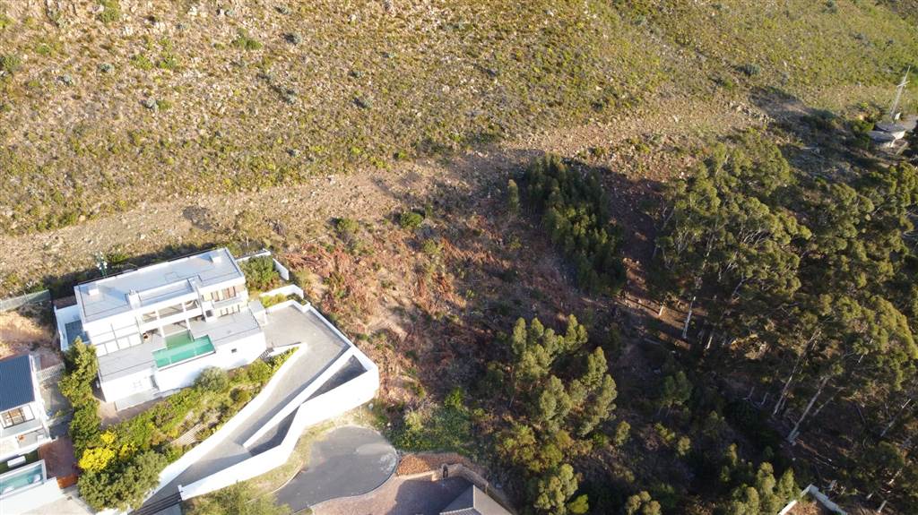 1317 m² Land available in Gordons Bay Central photo number 1