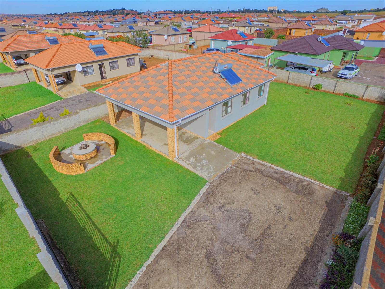 384 m² Land available in Azaadville Gardens photo number 1