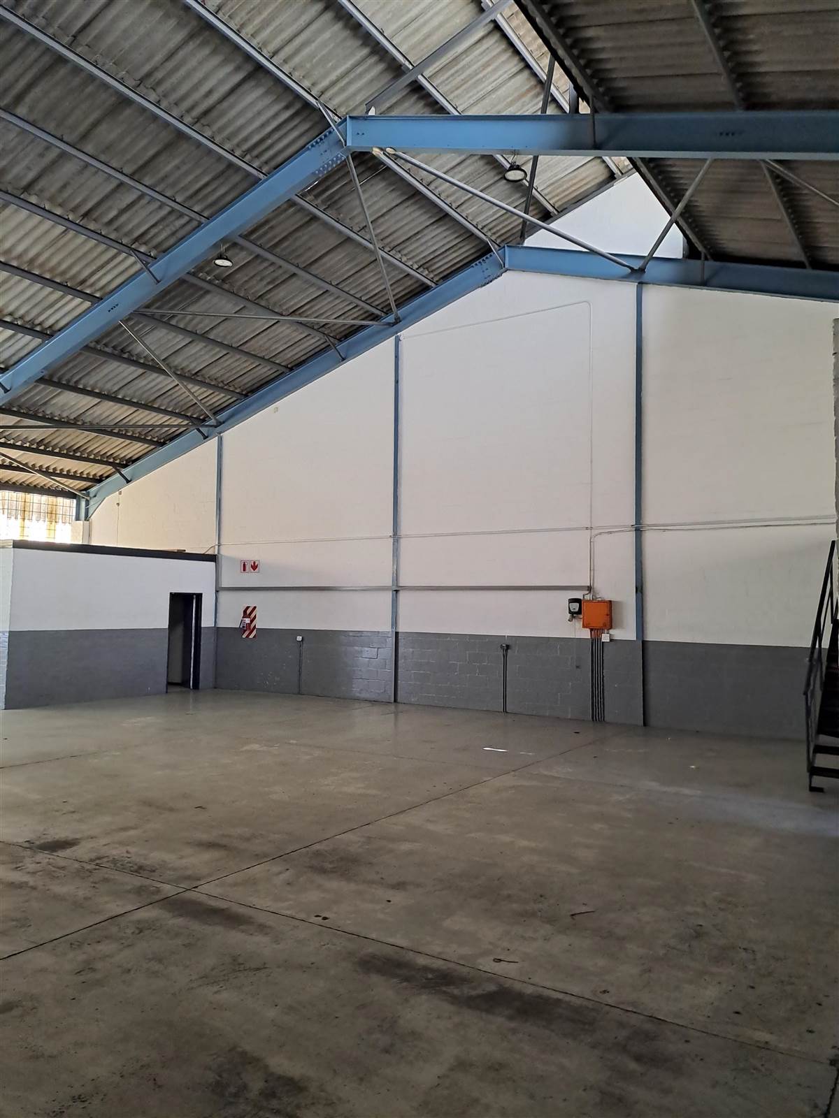 343  m² Industrial space in Beaconvale photo number 3