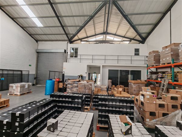 385  m² Industrial space