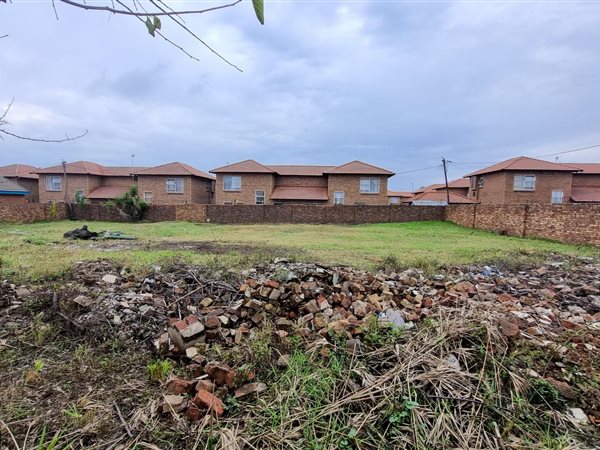 1357 m² Land available in Middelburg South