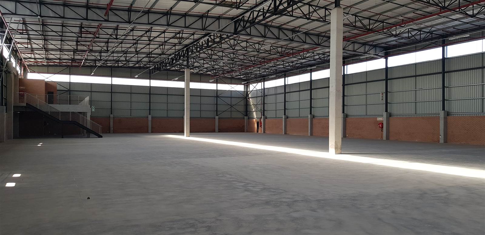 3700  m² Industrial space in Louwlardia photo number 5