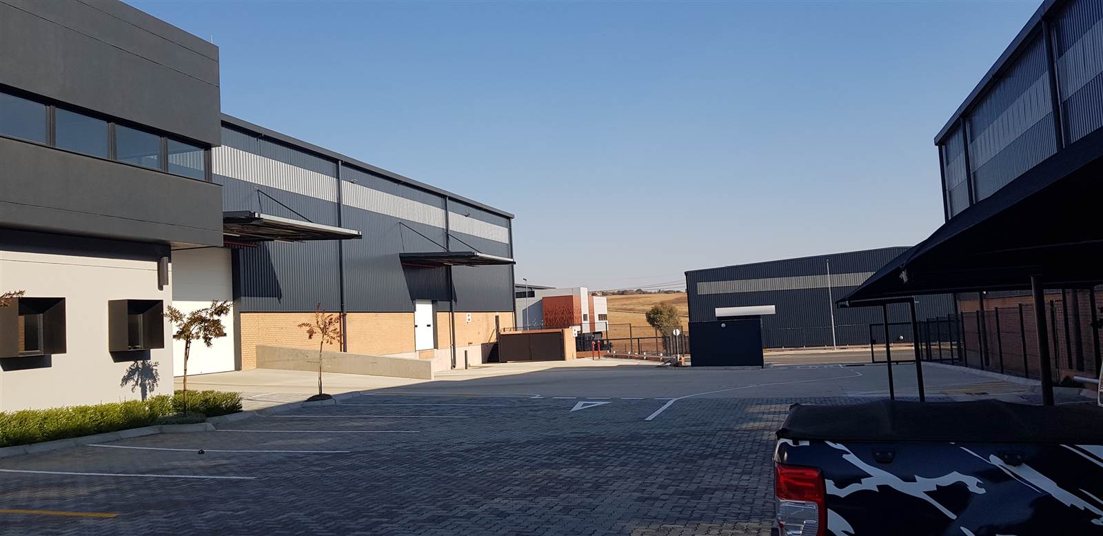 3700  m² Industrial space in Louwlardia photo number 2