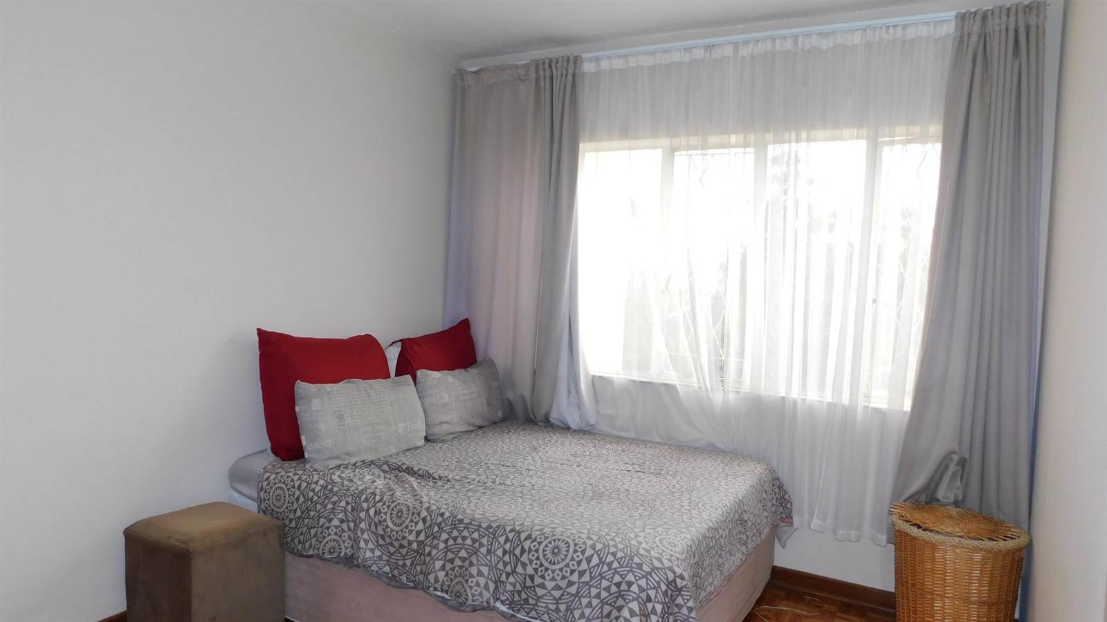 2 Bed Apartment in Pietermaritzburg Central photo number 10