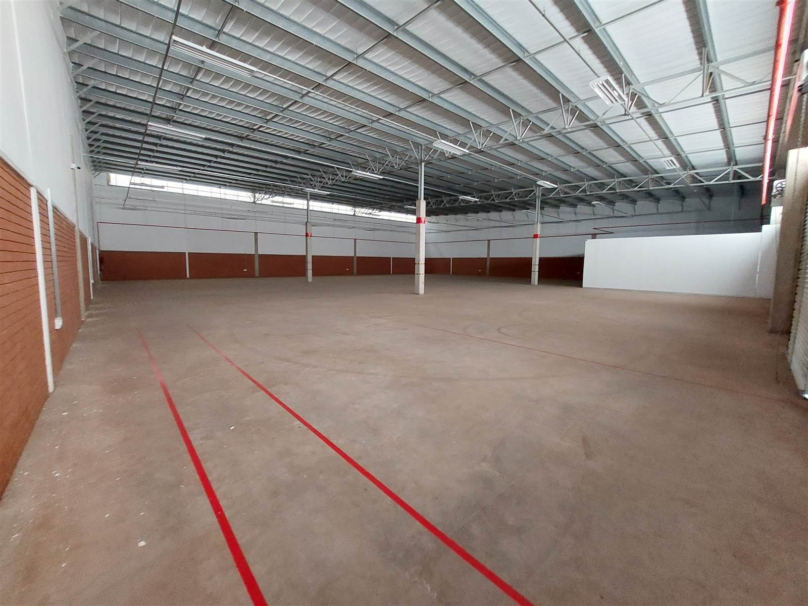 1315  m² Industrial space in Clayville photo number 2