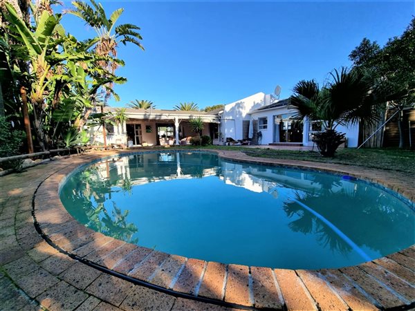 4 Bed House in Bloubergrant