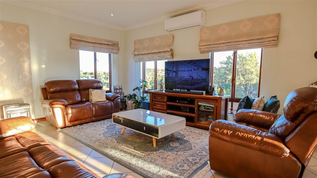 3 Bed House in Rietvlei Ridge Country Estate photo number 7